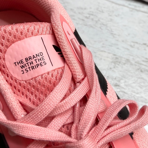 Adidas Swift Run RF running shoes - Picture 10 of 16